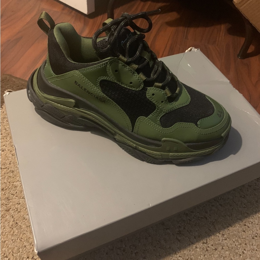 Balenciaga go for 975 selling them for less